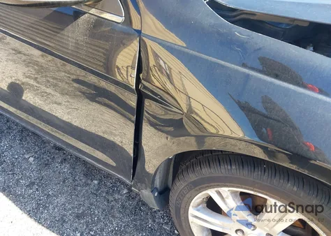 2013 Chrysler 200 Lx z USA, uszkodzony, nr VIN 1C3CCBAB0DN640321